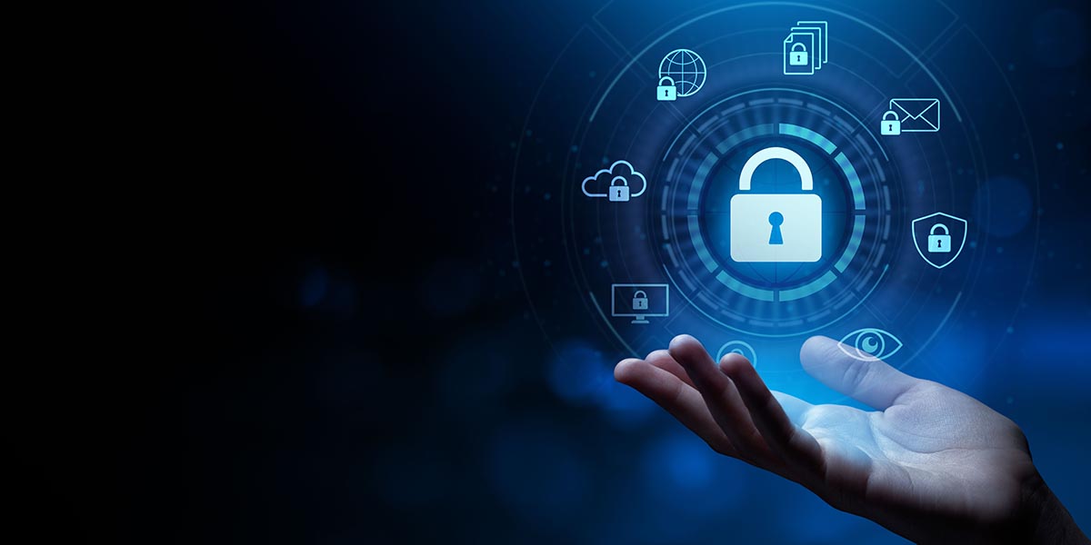 über einer Hand schwebt ein Schloss - Symbolfoto für IT-Sicherheit